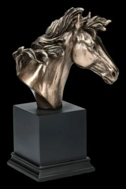 Pferdekopf Büste Auf Monolith Klein