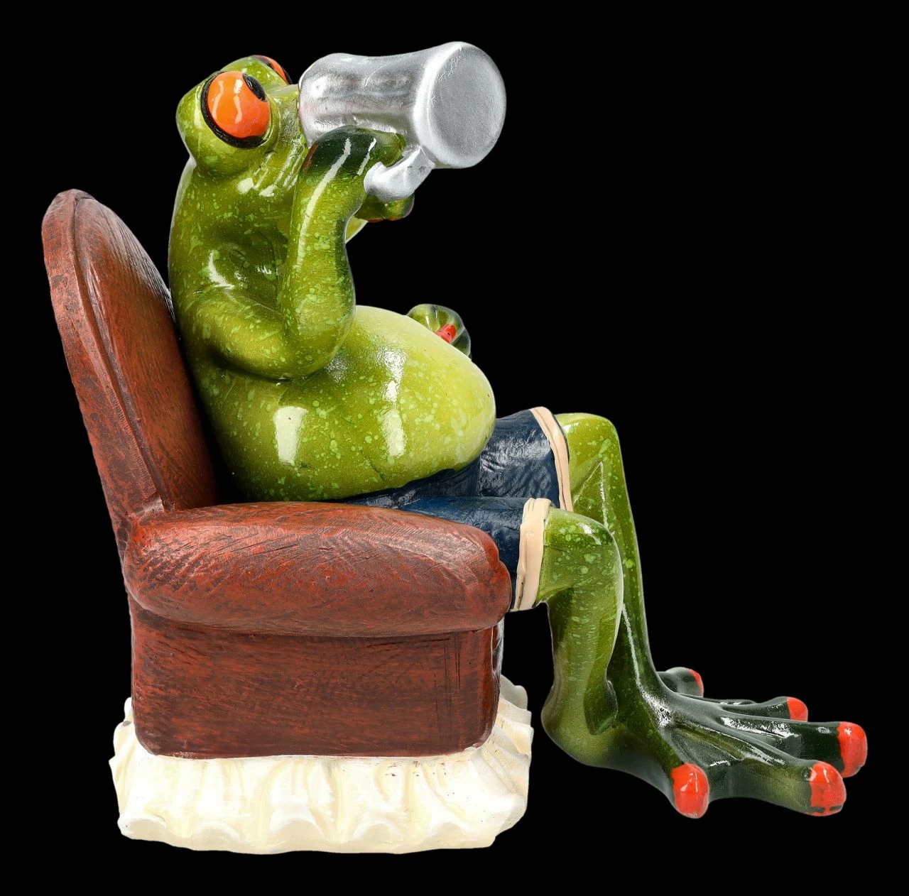 Lustige Frosch Figur Auf Stuhl Trinkt Bier – Bild 4