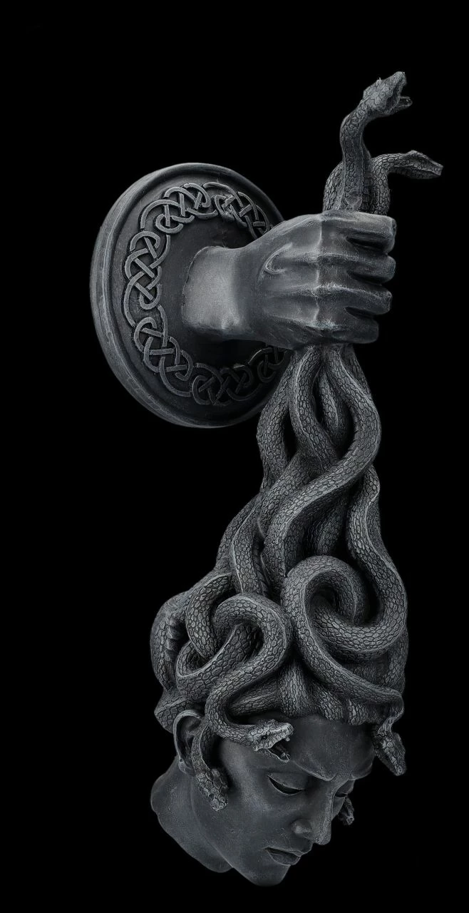 Wanddeko - Hand Hält Kopf Der Medusa – Bild 2