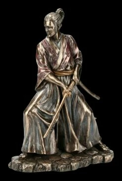 Samurai Krieger Figur Kyota Zieht Schwert