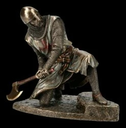 Tempelritter Figur Schwingt Kriegsaxt