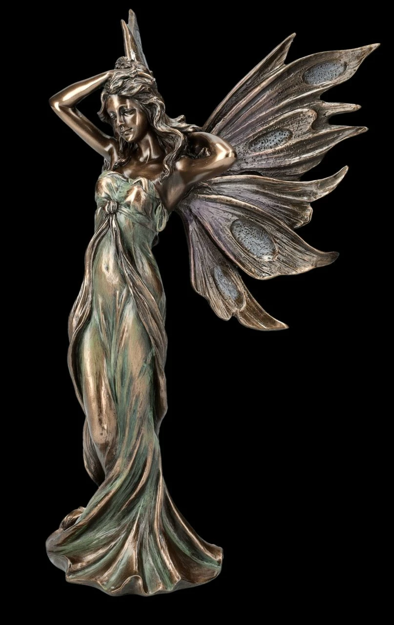 Elfen Figur Streicht Sich Durchs Haar – Bild 2