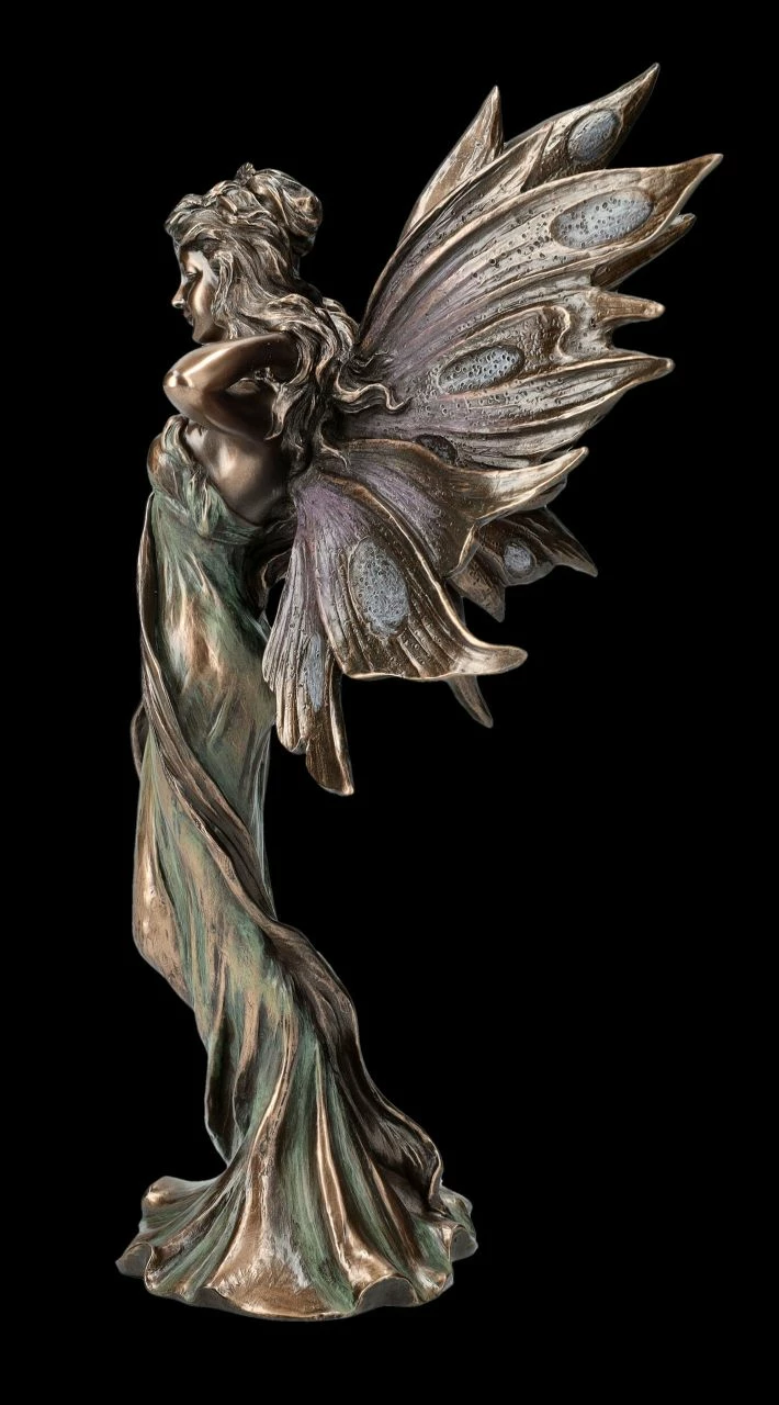 Elfen Figur Streicht Sich Durchs Haar – Bild 4